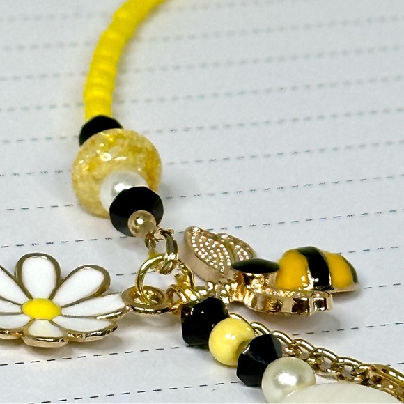 NWOT - Yellow Beaded Bee Bookmark - Picture 7 of 13